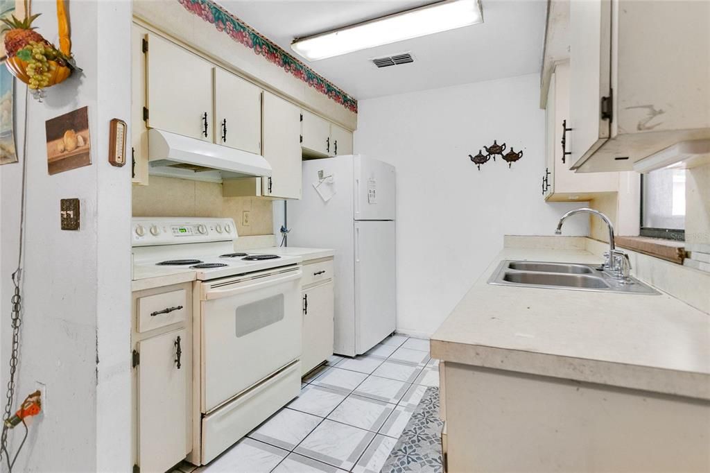 Active With Contract: $250,000 (3 beds, 2 baths, 1152 Square Feet)