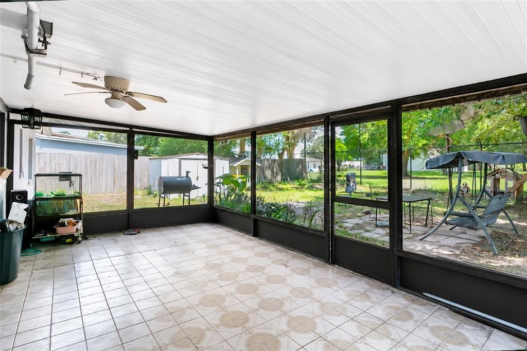 Active With Contract: $250,000 (3 beds, 2 baths, 1152 Square Feet)