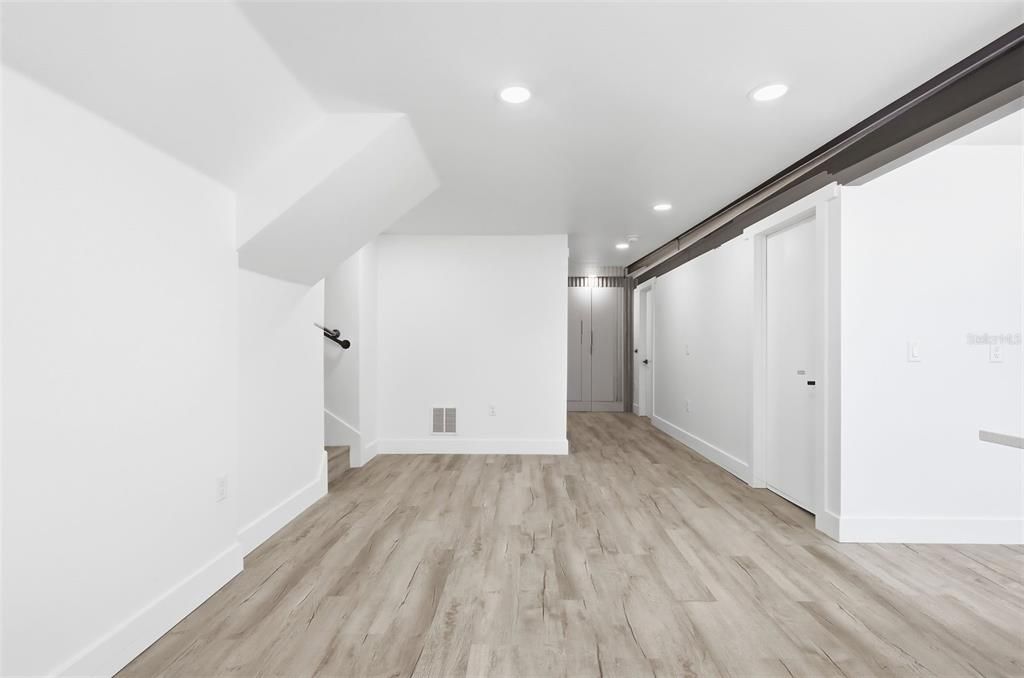 Active With Contract: $495,000 (6 beds, 3 baths, 2482 Square Feet)