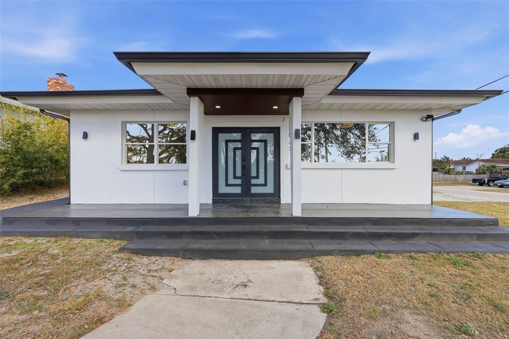 Active With Contract: $495,000 (6 beds, 3 baths, 2482 Square Feet)