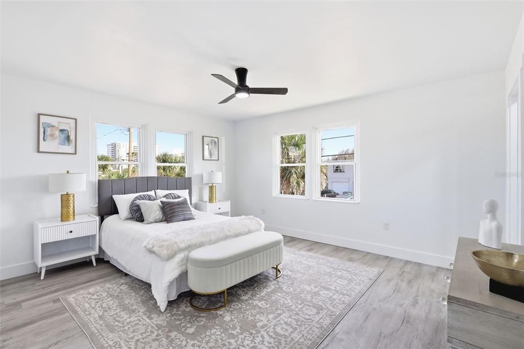 Active With Contract: $495,000 (6 beds, 3 baths, 2482 Square Feet)