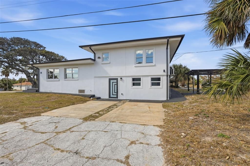 Active With Contract: $495,000 (6 beds, 3 baths, 2482 Square Feet)