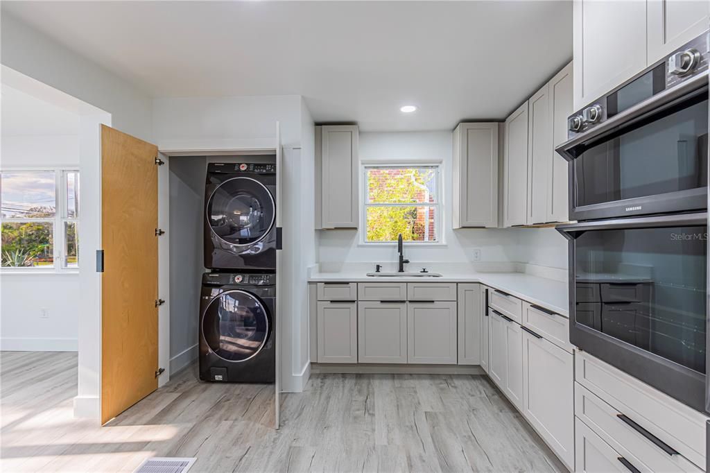 Active With Contract: $495,000 (6 beds, 3 baths, 2482 Square Feet)