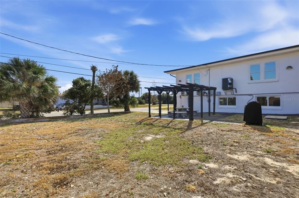 Active With Contract: $495,000 (6 beds, 3 baths, 2482 Square Feet)