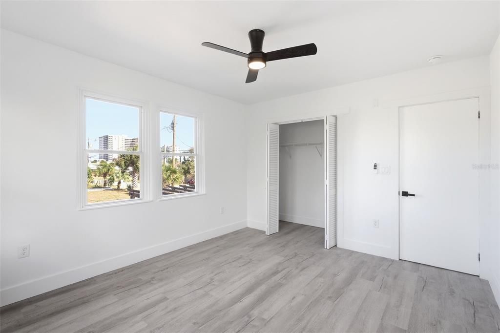 Active With Contract: $495,000 (6 beds, 3 baths, 2482 Square Feet)