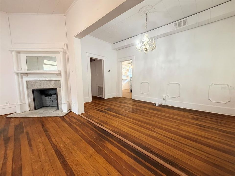 На продажу: $295,900 (5 спален, 4 ванн, 2948 Квадратных фут)