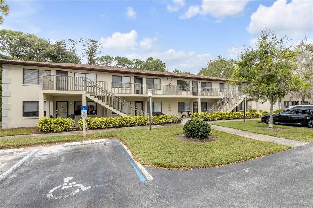 Activo con contrato: $135,000 (2 camas, 2 baños, 864 Pies cuadrados)