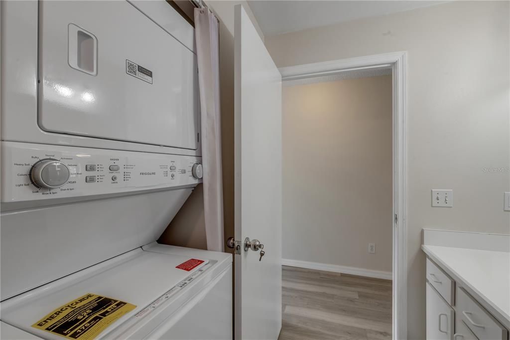 Activo con contrato: $135,000 (2 camas, 2 baños, 864 Pies cuadrados)