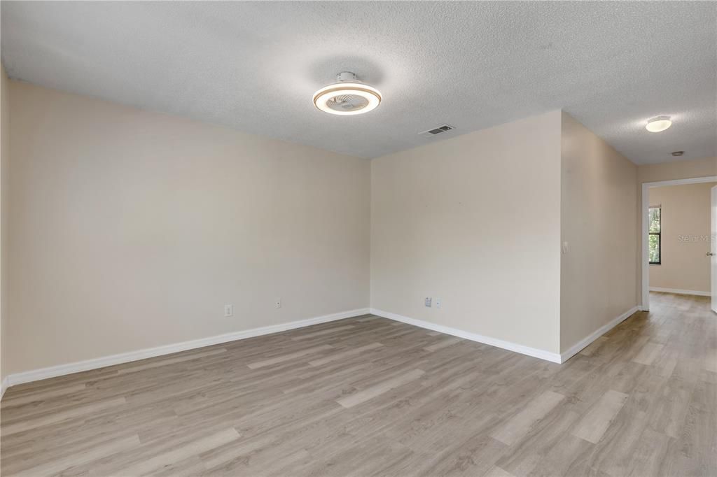 Activo con contrato: $135,000 (2 camas, 2 baños, 864 Pies cuadrados)