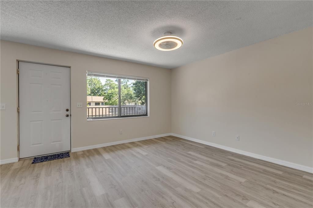 Activo con contrato: $135,000 (2 camas, 2 baños, 864 Pies cuadrados)