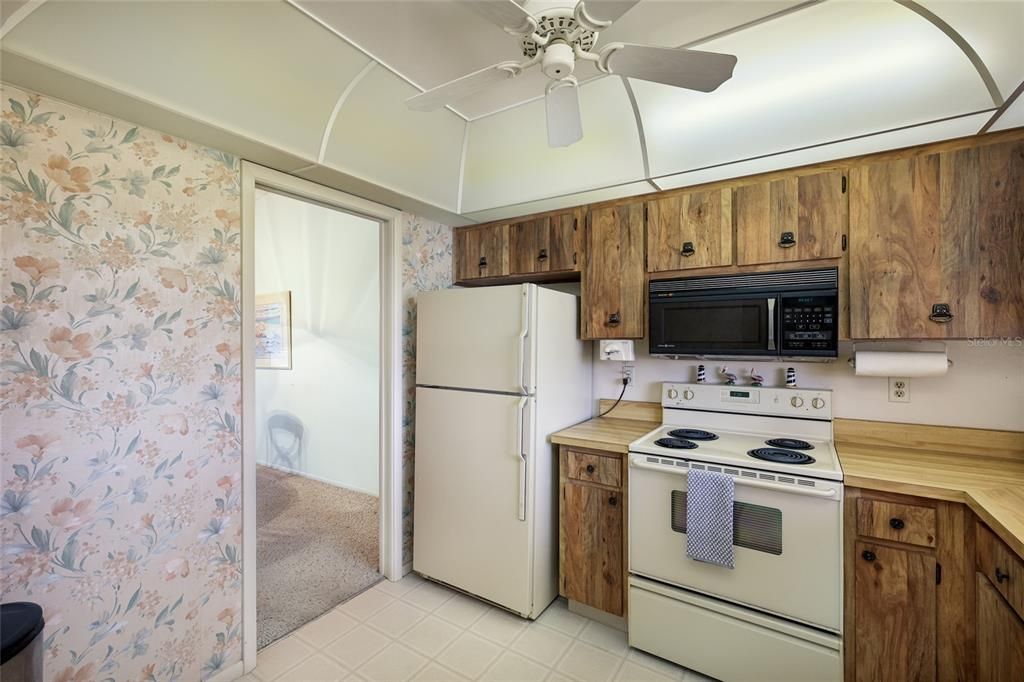 Active With Contract: $130,000 (2 beds, 2 baths, 1030 Square Feet)