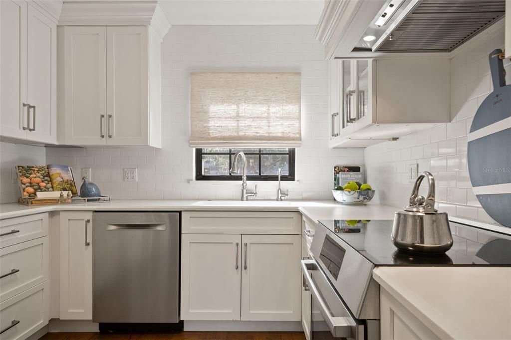 待售: $1,350,000 (3 贝兹, 2 浴室, 1734 平方英尺)