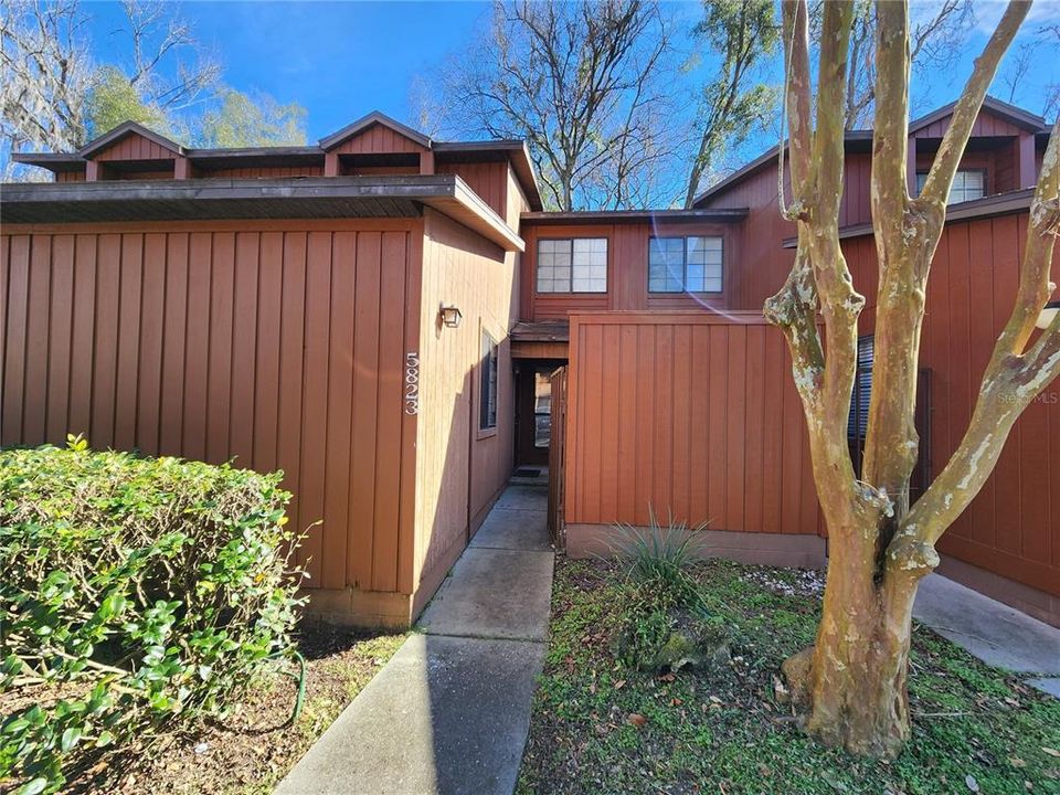 Recently Rented: $1,600 (2 beds, 2 baths, 1106 Square Feet)