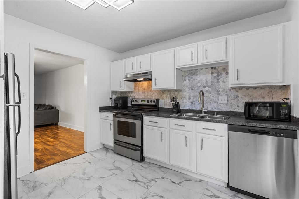 待售: $159,900 (3 贝兹, 2 浴室, 1500 平方英尺)