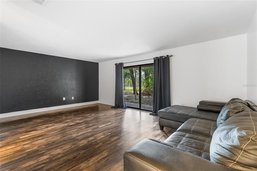 待售: $159,900 (3 贝兹, 2 浴室, 1500 平方英尺)