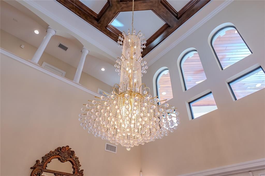 Activo con contrato: $3,050,000 (5 camas, 5 baños, 4450 Pies cuadrados)