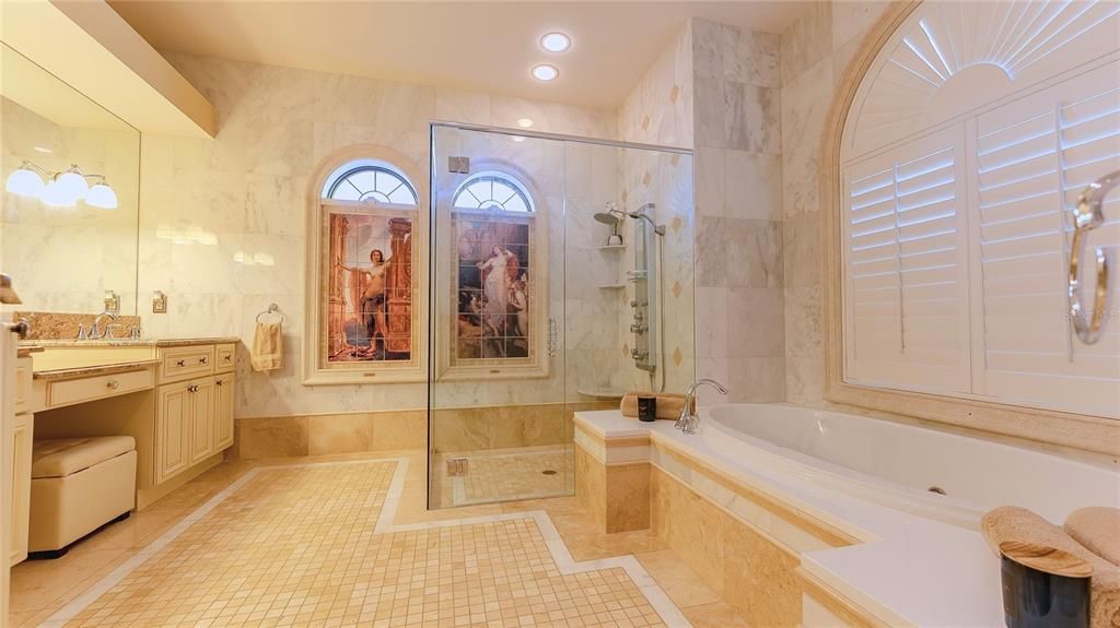 Activo con contrato: $3,050,000 (5 camas, 5 baños, 4450 Pies cuadrados)