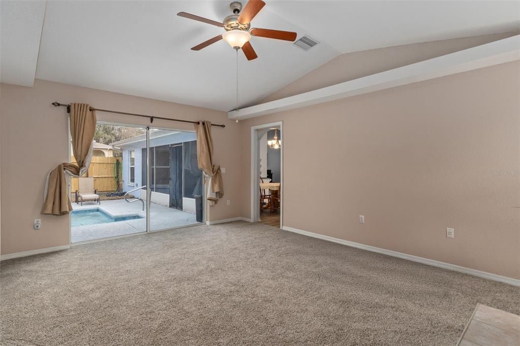 For Sale: $379,999 (3 beds, 2 baths, 1912 Square Feet)