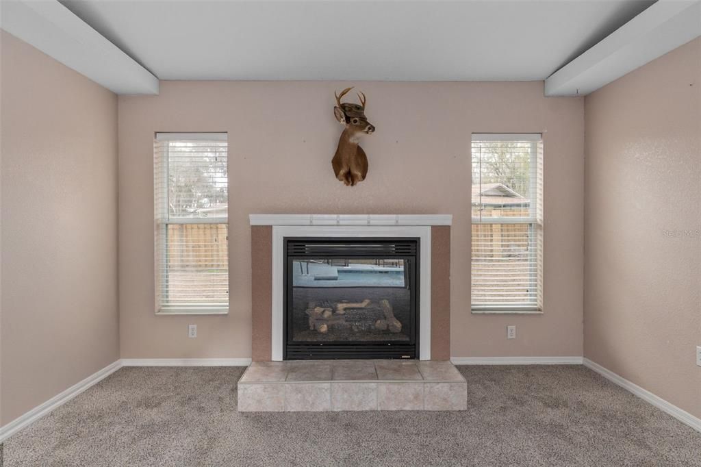 For Sale: $379,999 (3 beds, 2 baths, 1912 Square Feet)