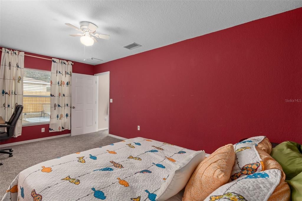 For Sale: $379,999 (3 beds, 2 baths, 1912 Square Feet)