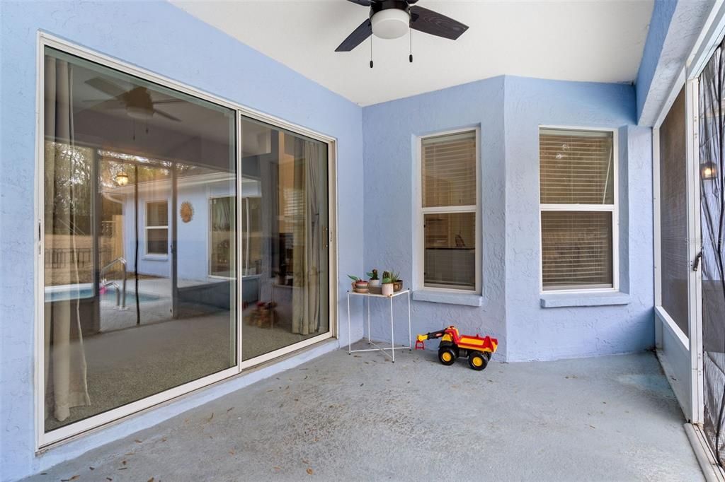 For Sale: $379,999 (3 beds, 2 baths, 1912 Square Feet)