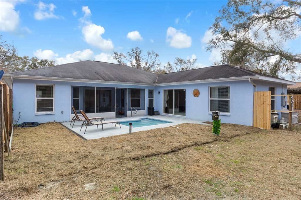 For Sale: $379,999 (3 beds, 2 baths, 1912 Square Feet)