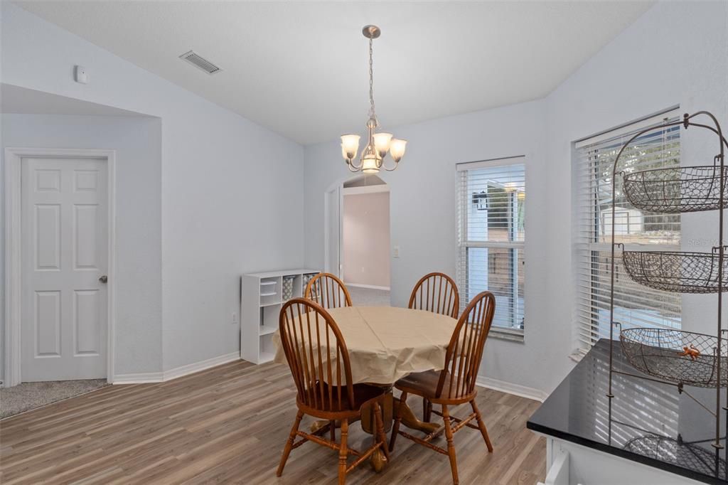 For Sale: $379,999 (3 beds, 2 baths, 1912 Square Feet)