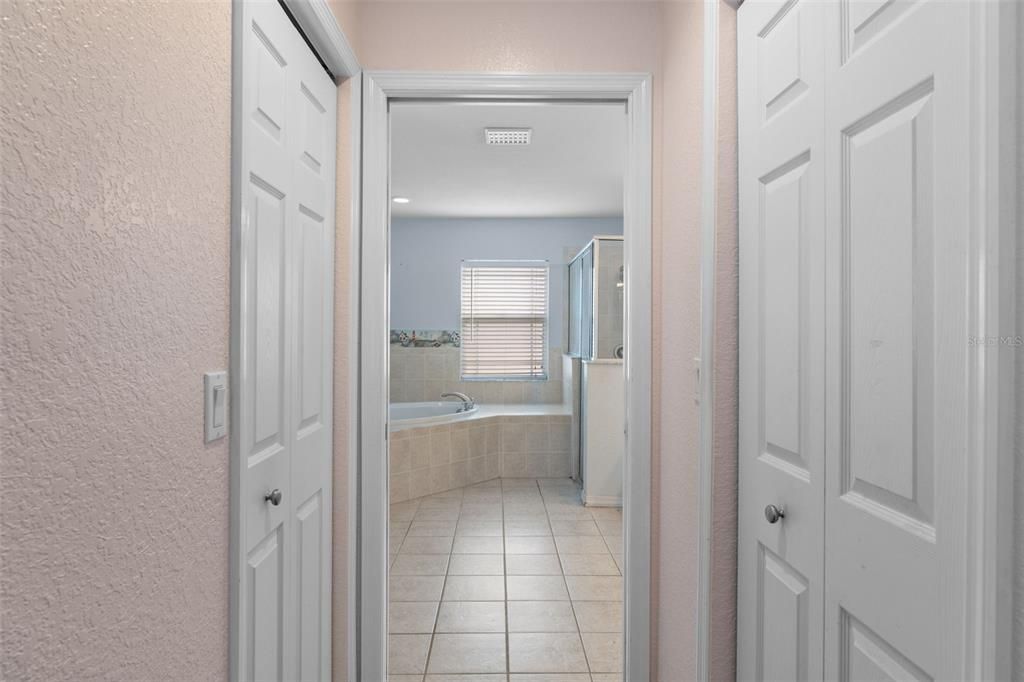For Sale: $379,999 (3 beds, 2 baths, 1912 Square Feet)