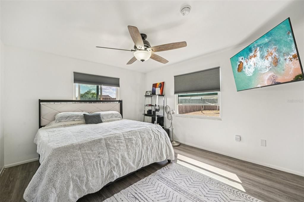 Activo con contrato: $289,900 (4 camas, 2 baños, 2036 Pies cuadrados)