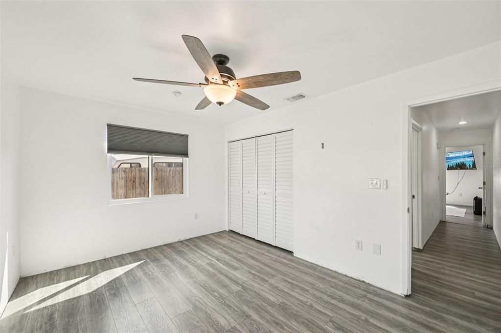 Activo con contrato: $289,900 (4 camas, 2 baños, 2036 Pies cuadrados)