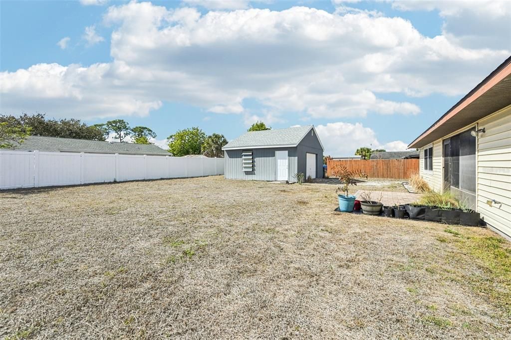 Activo con contrato: $289,900 (4 camas, 2 baños, 2036 Pies cuadrados)