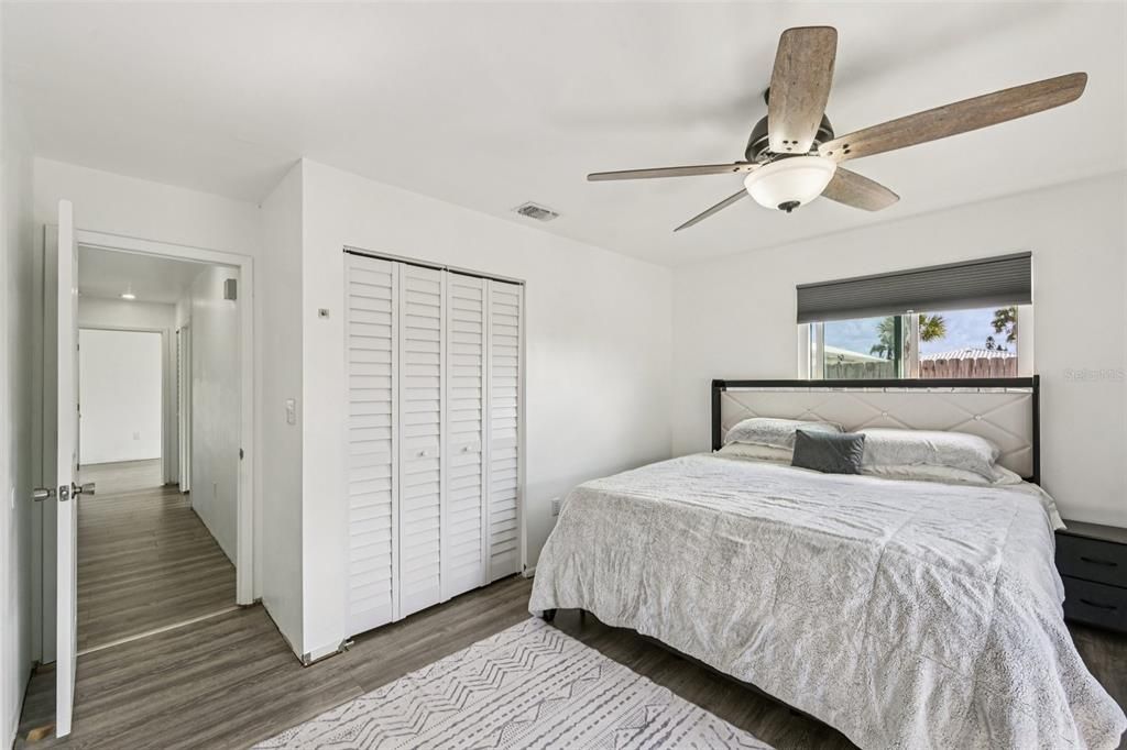 Activo con contrato: $289,900 (4 camas, 2 baños, 2036 Pies cuadrados)