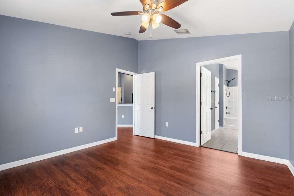 Activo con contrato: $1,900 (2 camas, 2 baños, 1298 Pies cuadrados)