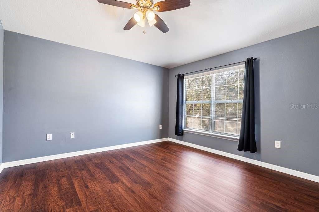 Activo con contrato: $1,900 (2 camas, 2 baños, 1298 Pies cuadrados)