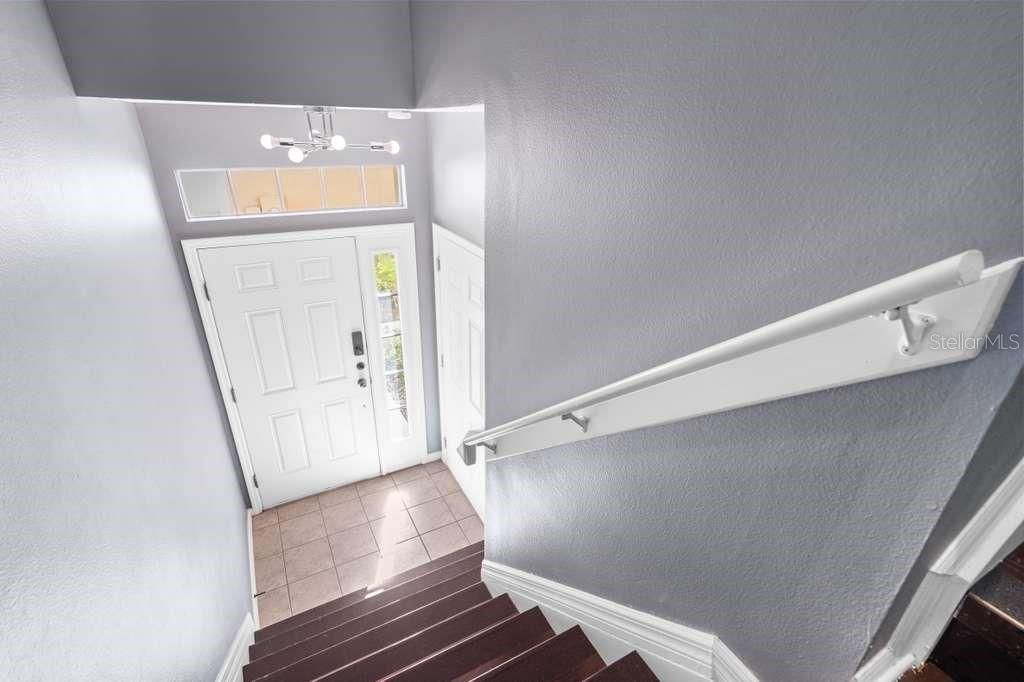 Activo con contrato: $1,900 (2 camas, 2 baños, 1298 Pies cuadrados)