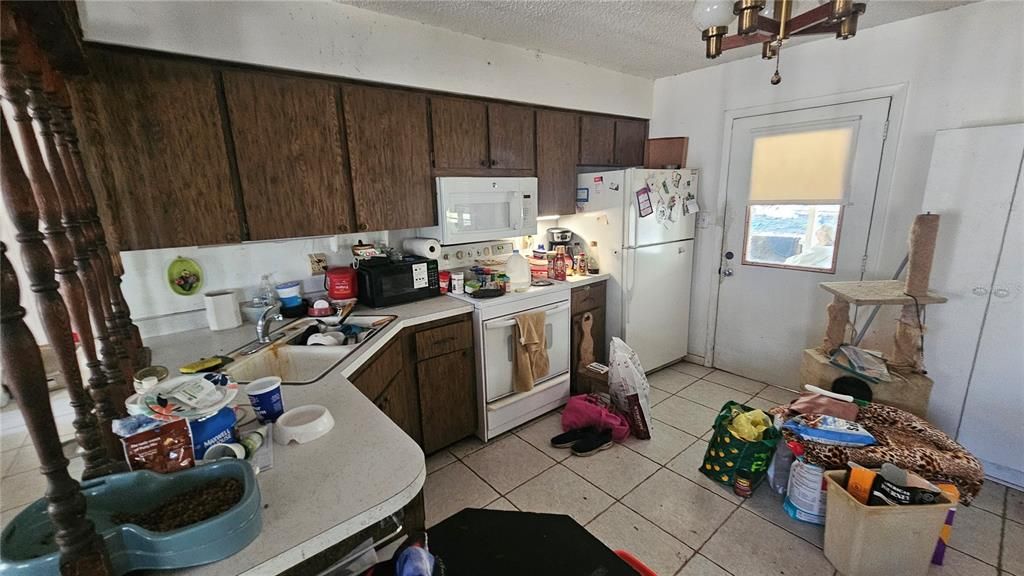 For Sale: $285,000 (3 beds, 1 baths, 1176 Square Feet)