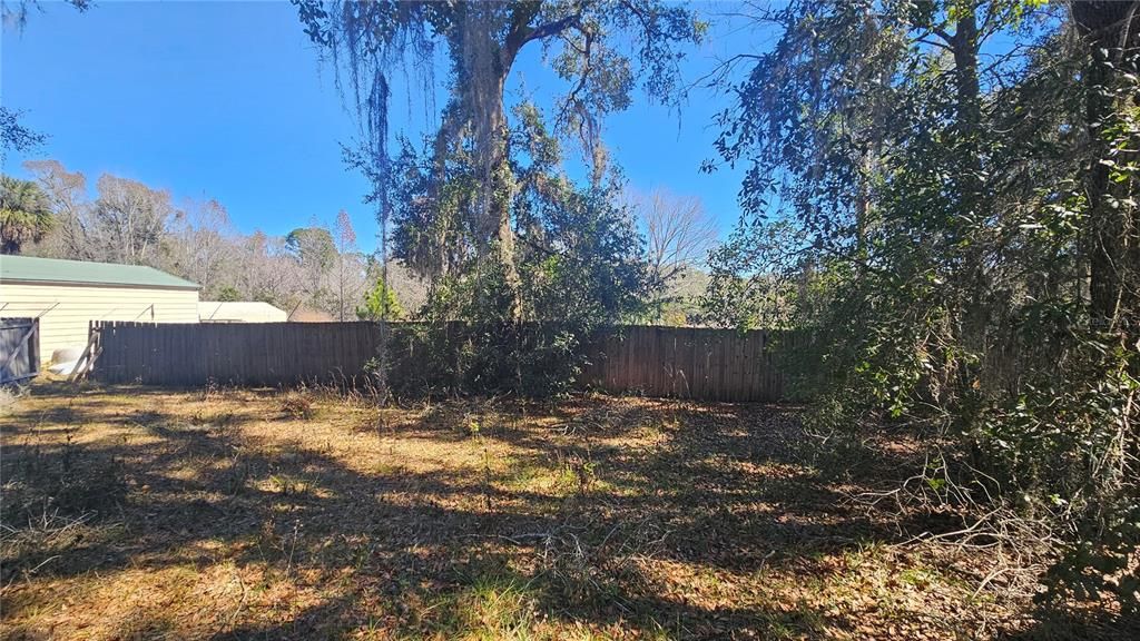 For Sale: $285,000 (3 beds, 1 baths, 1176 Square Feet)