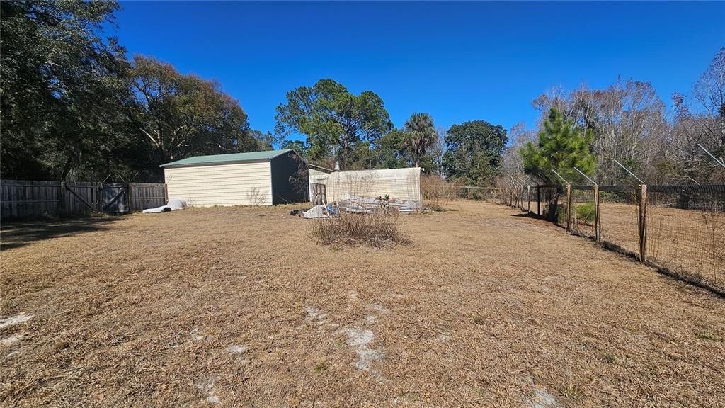 For Sale: $285,000 (3 beds, 1 baths, 1176 Square Feet)
