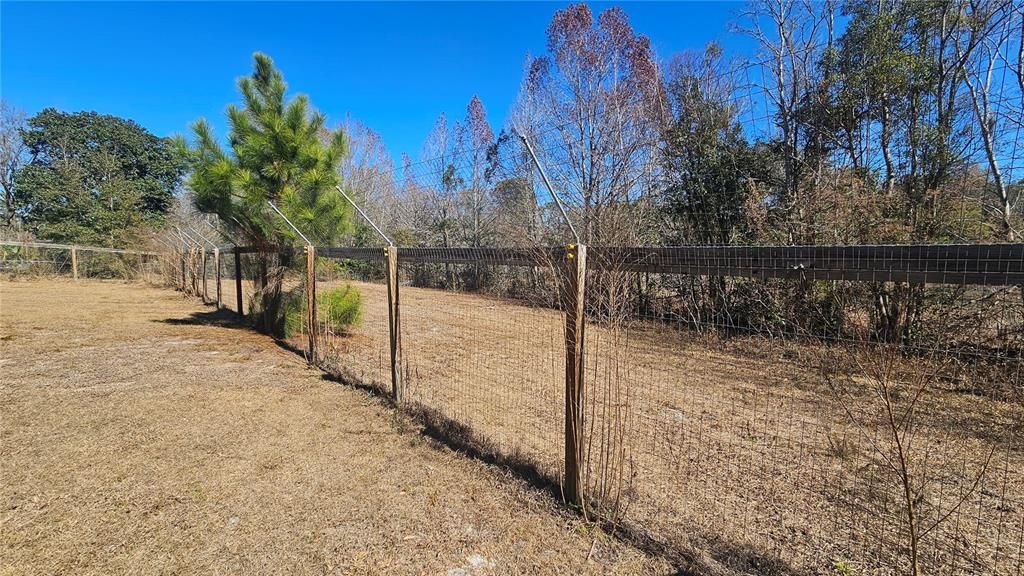 For Sale: $285,000 (3 beds, 1 baths, 1176 Square Feet)