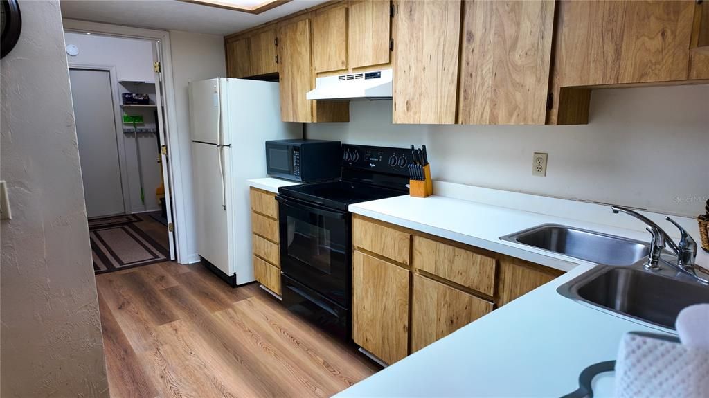 En Venta: $172,500 (2 camas, 2 baños, 1320 Pies cuadrados)