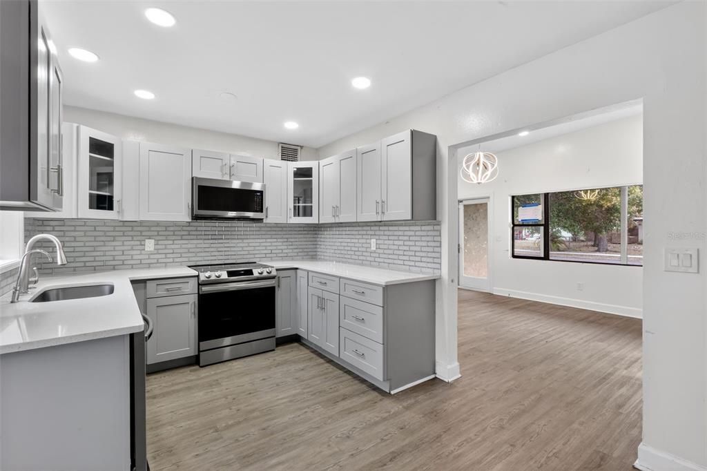 Activo con contrato: $184,900 (2 camas, 1 baños, 869 Pies cuadrados)