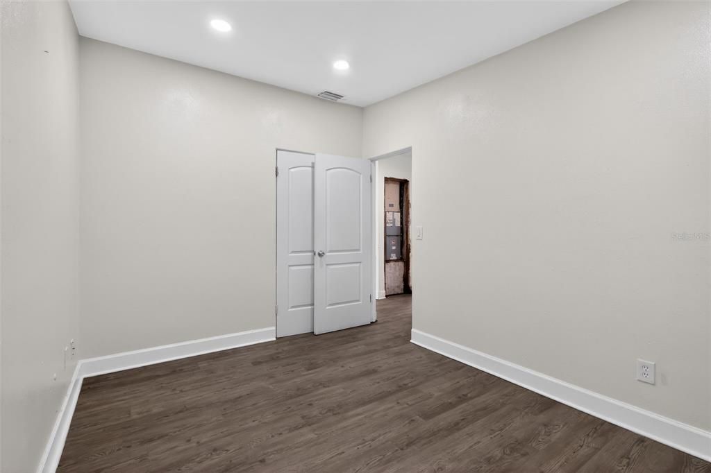 Activo con contrato: $184,900 (2 camas, 1 baños, 869 Pies cuadrados)