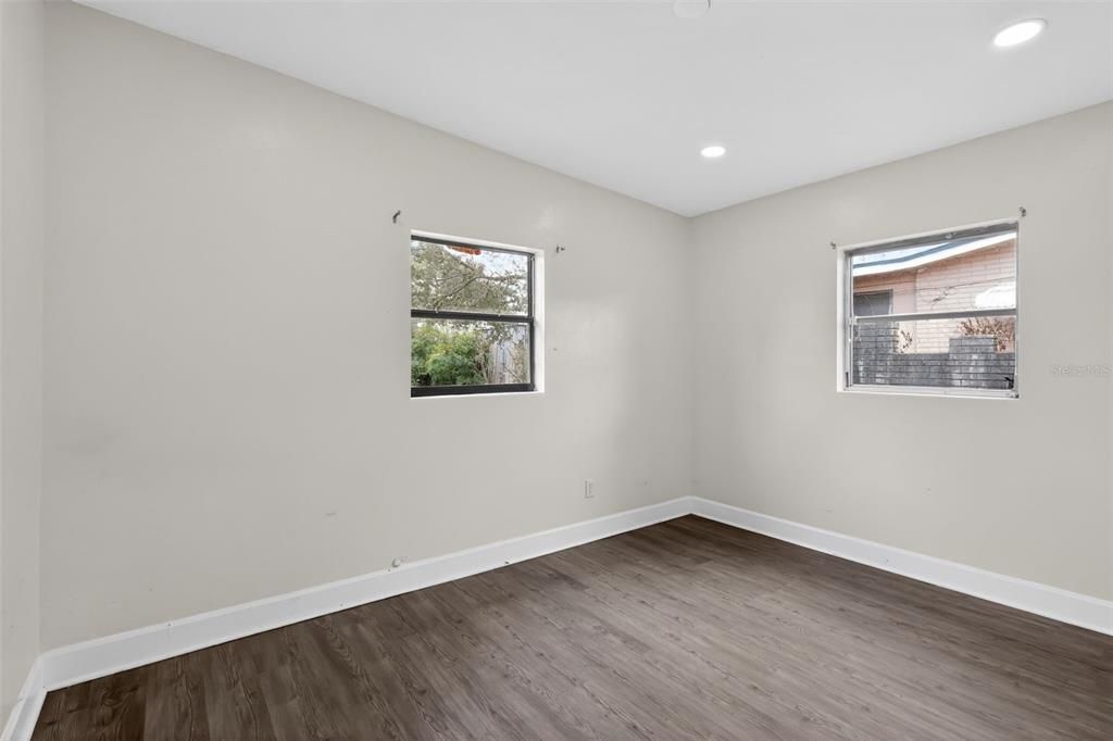 Activo con contrato: $184,900 (2 camas, 1 baños, 869 Pies cuadrados)