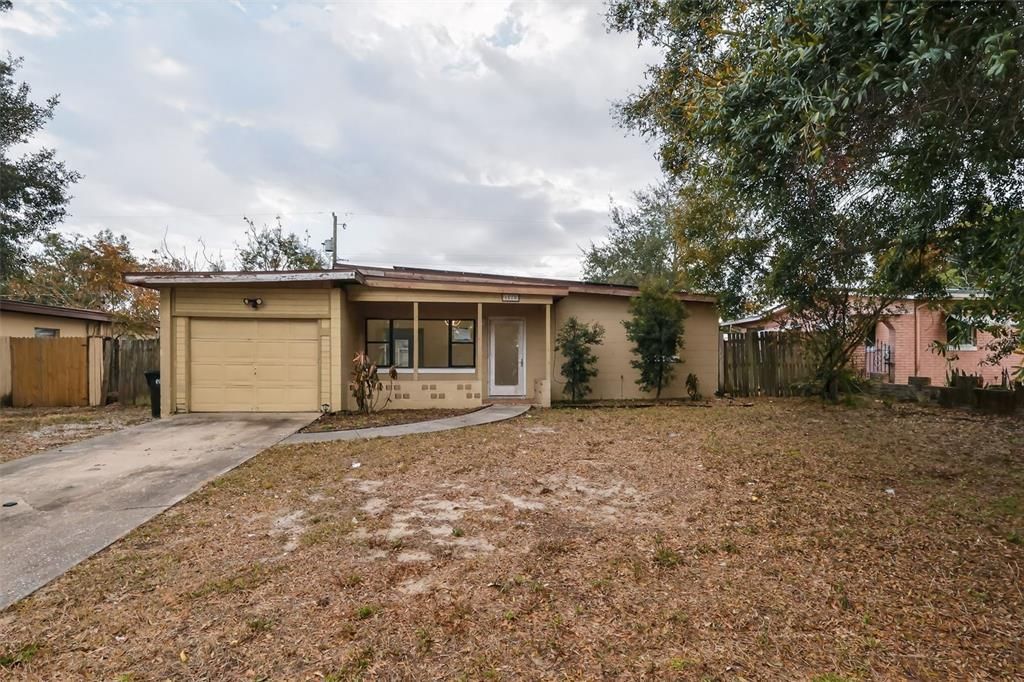 Activo con contrato: $184,900 (2 camas, 1 baños, 869 Pies cuadrados)