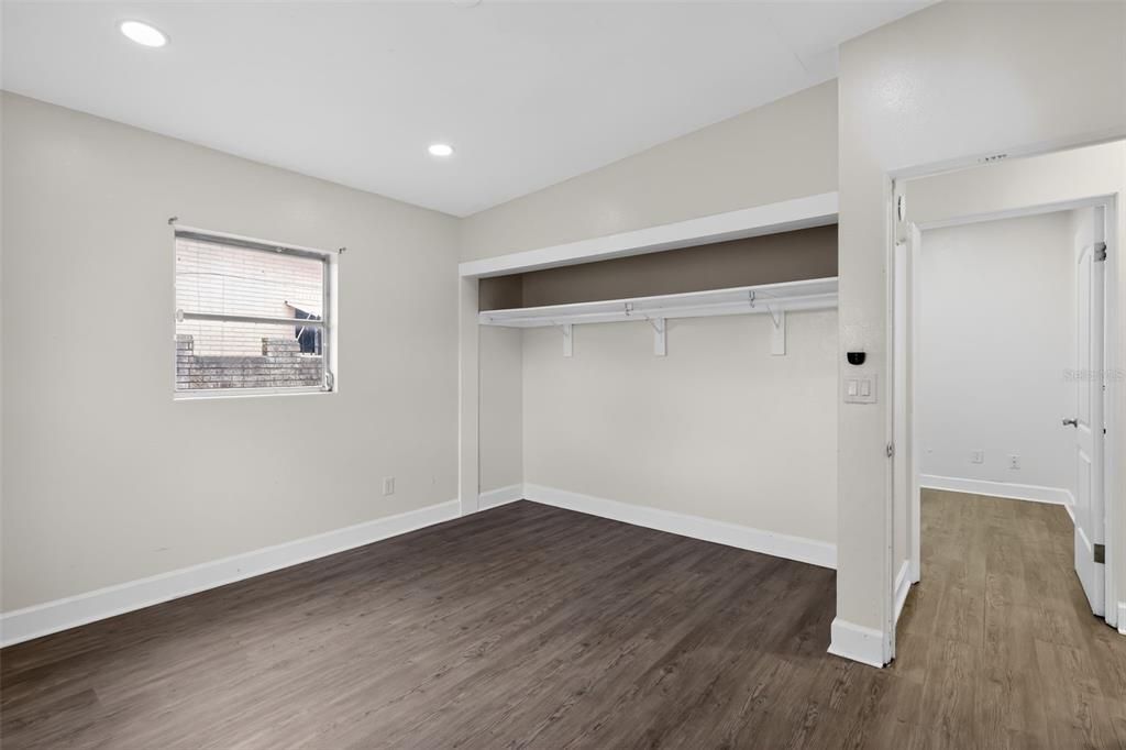 Activo con contrato: $184,900 (2 camas, 1 baños, 869 Pies cuadrados)