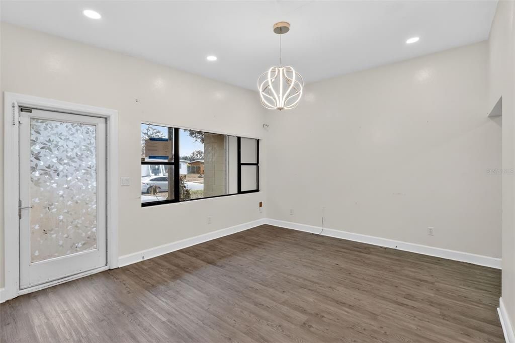 Activo con contrato: $184,900 (2 camas, 1 baños, 869 Pies cuadrados)