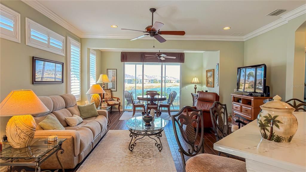 For Sale: $275,000 (2 beds, 2 baths, 1410 Square Feet)