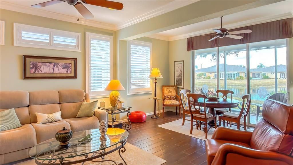 For Sale: $275,000 (2 beds, 2 baths, 1410 Square Feet)