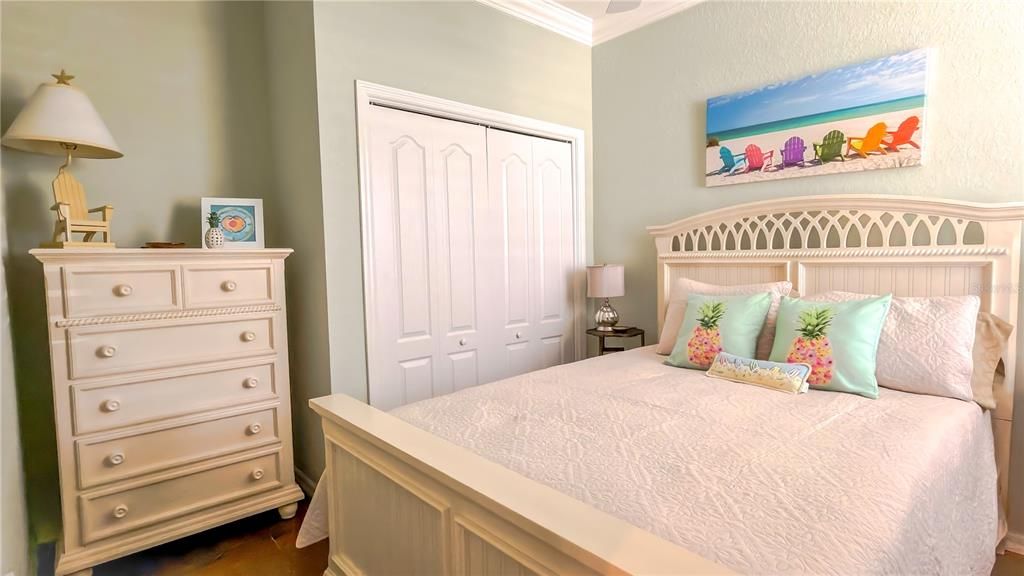 For Sale: $275,000 (2 beds, 2 baths, 1410 Square Feet)