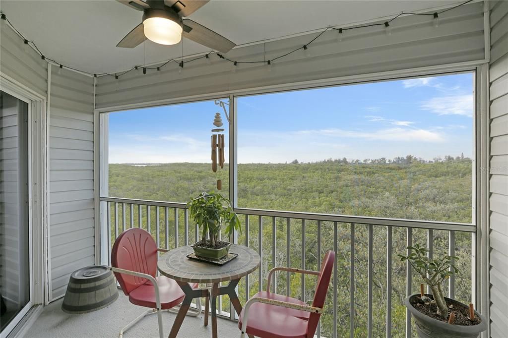 For Sale: $499,999 (2 beds, 2 baths, 980 Square Feet)